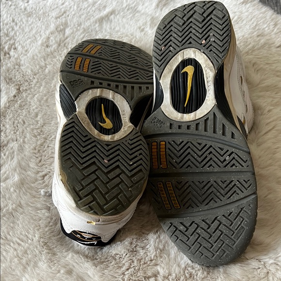 Nike Air Tennis Shoes size 12 - Picture 4 of 9